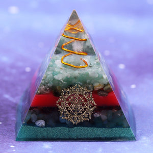 Reiki Pyramid~Orgonite Pyramid Green Aventurine Natural Crystal Repel Evil Spirits Pyramid Energy Healing Decoration Process Resin Gift