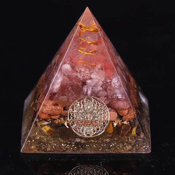 Reiki Pyramid~Strawberry Crystal Halo Energy Converter Orgonite Pyramid, Symbolizing Love Brings Good Luck Resin Decoration Craft Orgone