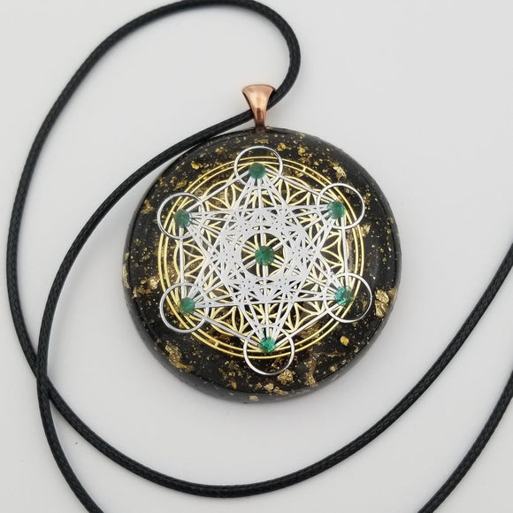 Orgonite® Pendant - Metatrons Flower of life orgone® amulet pendant with emerald & quartz crystal. Protection from EMF Protection