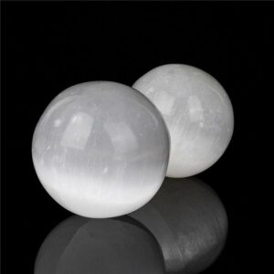 1PCS 4-6cm Natural White Selenite sphere Crystal Healing Gypsum ball Mineral Ornaments Raw Stone  crafts Home Decor - Avsso