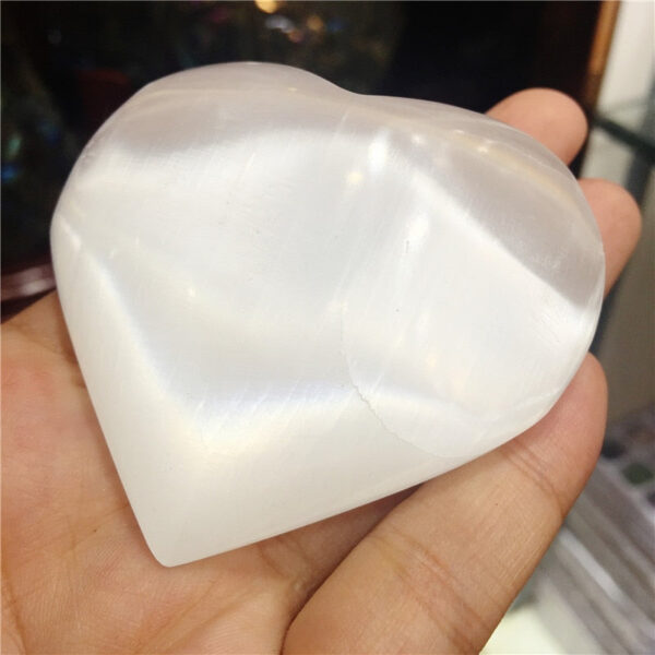 Crystal Healing~1pcs White Selenite Heart Quartz Crystal Love Stone Fraueneis Mineral Specimen As Gifts for Home Decoration