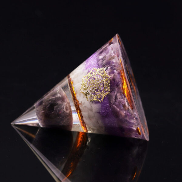 Reiki Pyramid~Luminous Orgonite Pyramid Amethystine With Copper Luminous Pyramid Chakra Energy Handmade Orgonite Resin Decorative Craft Jewelr