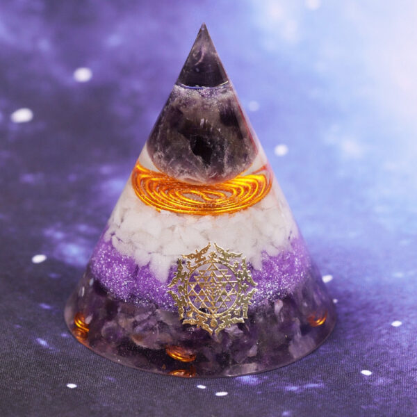 Reiki Pyramid~Luminous Orgonite Pyramid Amethystine With Copper Luminous Pyramid Chakra Energy Handmade Orgonite Resin Decorative Craft Jewelr