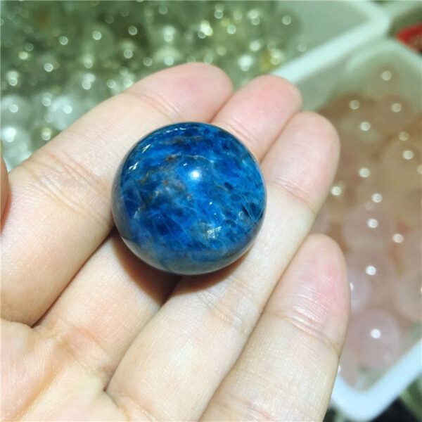Crystal Healing~Natural blue apatite stones Rock Crystal Quartz Mineral Sphere Globe Ball Chakra Reiki Healing Home decoration Crafts