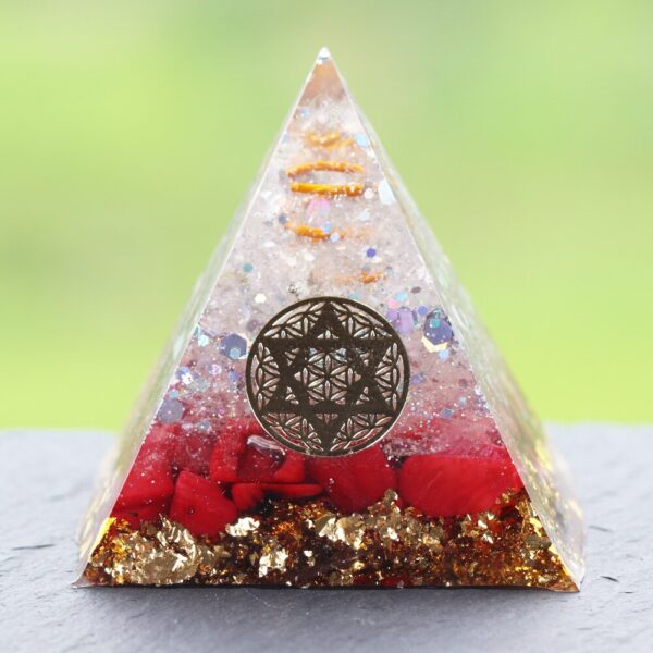 Reiki Pyramid~Reiki Orgonite Red Coral Stone Energy Crystal Rune Pyramid Family Office Home Transfer Decoration Chakra Jewelry Pyramid