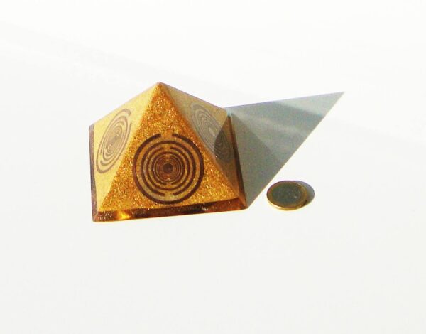 Orgone orgonite® powerful medium golden pyramid, quintuple power, 5 gold-plated Lakhovsky MWOs, Golden Ratio, abundance, welfare, prosperity