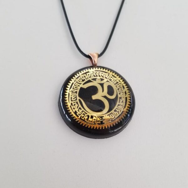 Orgonite® Pendant - Om Aum orgone® amulet pendant with quartz crystal. Protection from EMF / RF radiation of cell phone