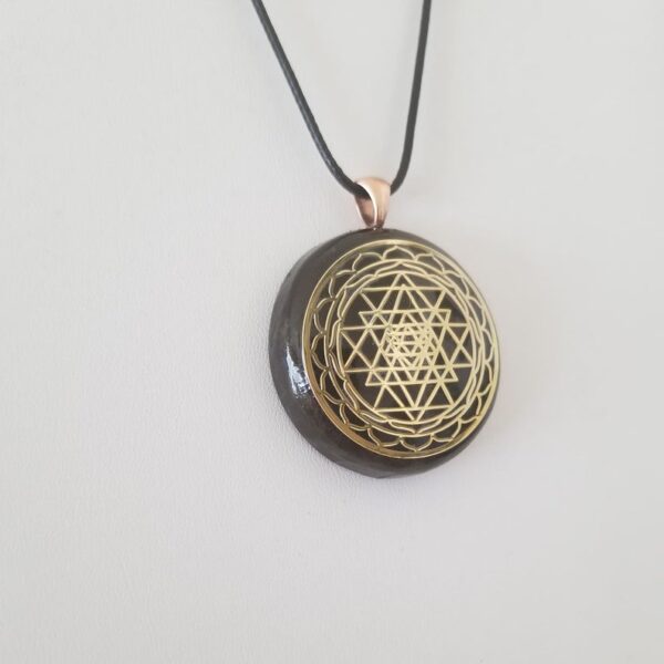 Orgonite® Pendant - Sri Yantra orgone® amulet pendant with quartz crystal. Protection from EMF / RF radiation of cell phone