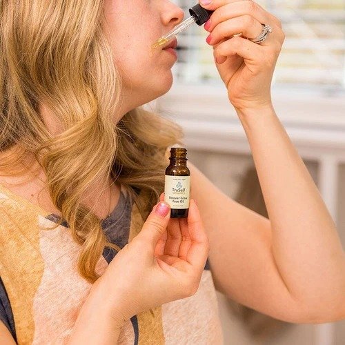 Unlock Your Skin's Radiance: 5 Reasons This Natural Face Oil is Your New Secret Weapon